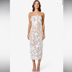 Elliatt Helena White Strapless 3D Floral Embellished Midi Dress